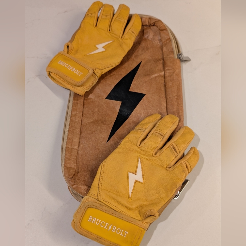 Bruce Bolt Youth S Yellow Leather Gloves with Pouch